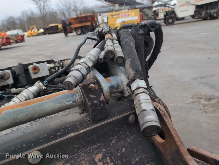 image for item DV0804 2005 Caterpillar PC210 skid steer cold planer