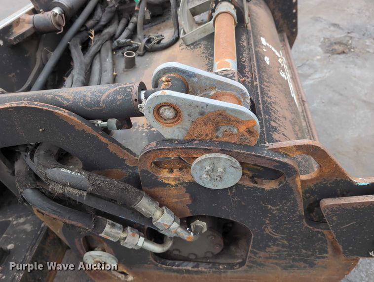 image for item DV0804 2005 Caterpillar PC210 skid steer cold planer