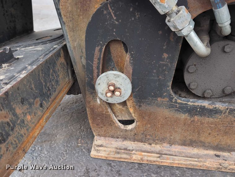 image for item DV0804 2005 Caterpillar PC210 skid steer cold planer