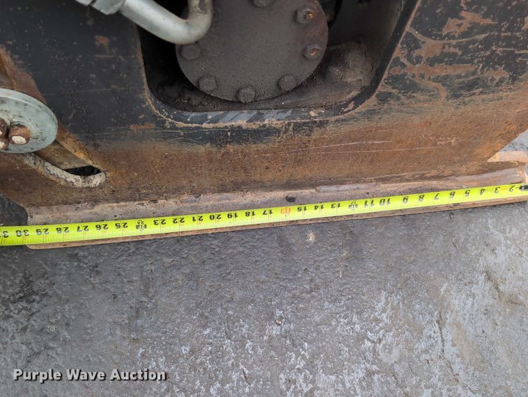 image for item DV0804 2005 Caterpillar PC210 skid steer cold planer