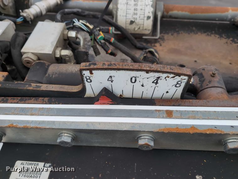 image for item DV0804 2005 Caterpillar PC210 skid steer cold planer