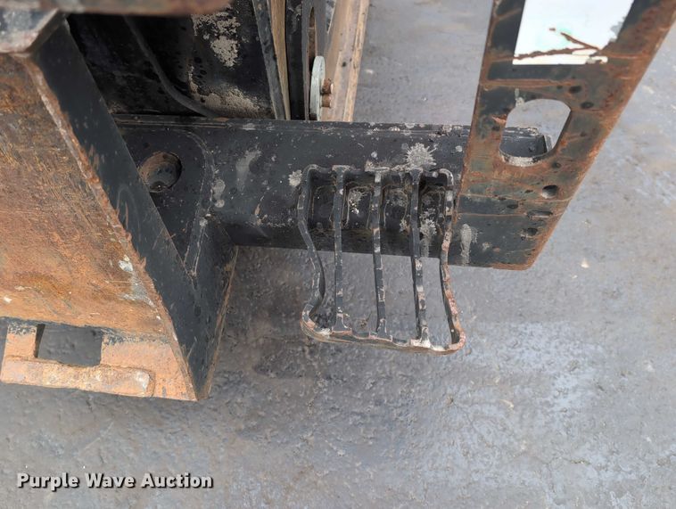 image for item DV0804 2005 Caterpillar PC210 skid steer cold planer