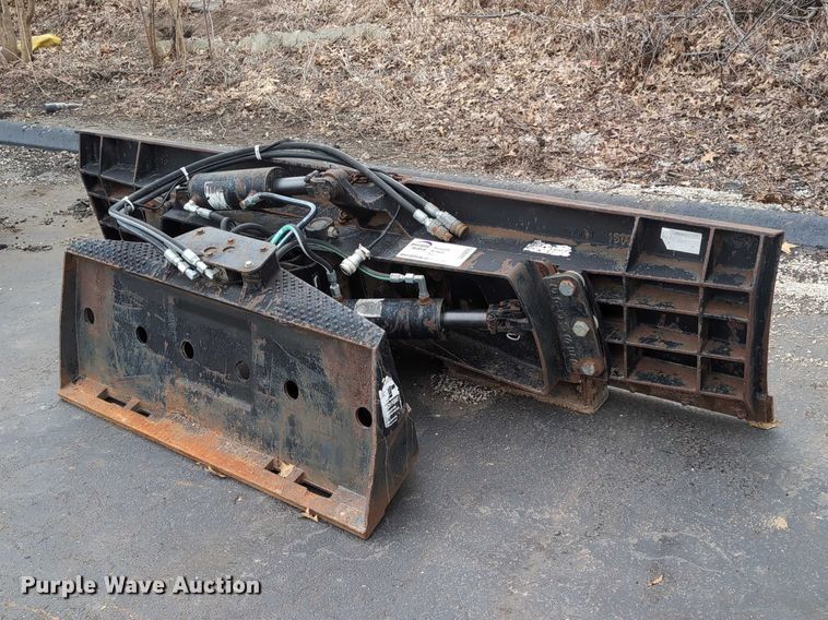 image for item DV0805 Grouser 1300-HAHT-8-EI skid steer dozer blade