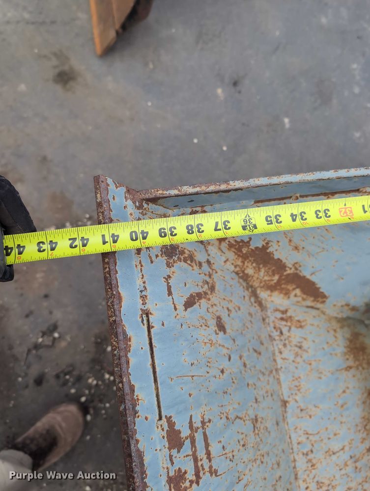 image for item DV0806 Edge Attachments SSB72 skid steer side discharge bucket