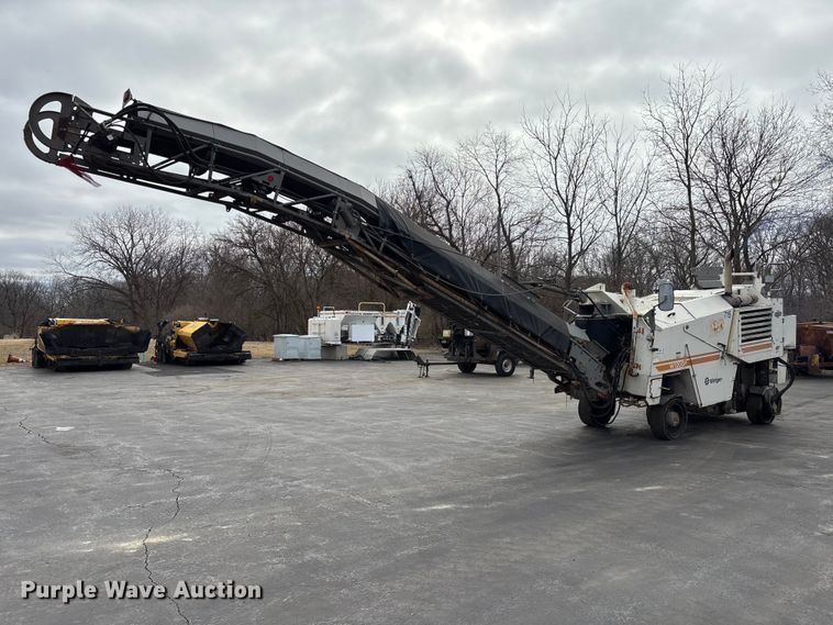 image for item DV0810 Wirtgen W1200F milling machine