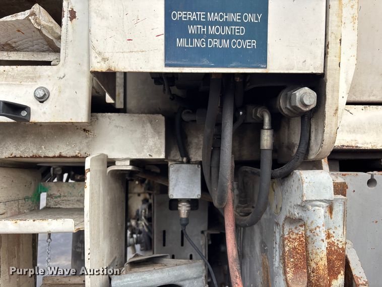 image for item DV0810 Wirtgen W1200F milling machine