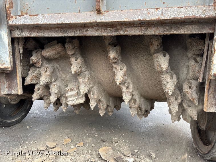 image for item DV0810 Wirtgen W1200F milling machine