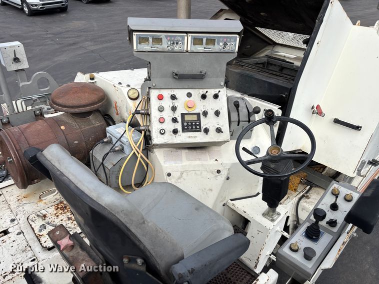 image for item DV0810 Wirtgen W1200F milling machine