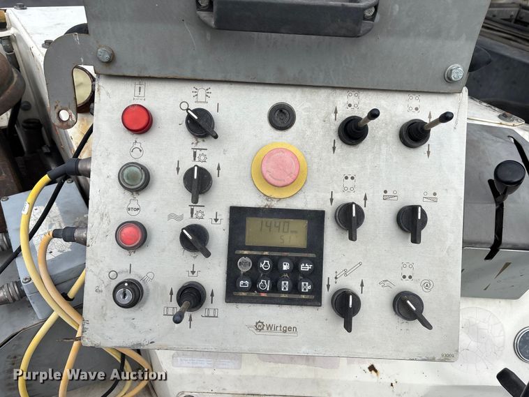 image for item DV0810 Wirtgen W1200F milling machine