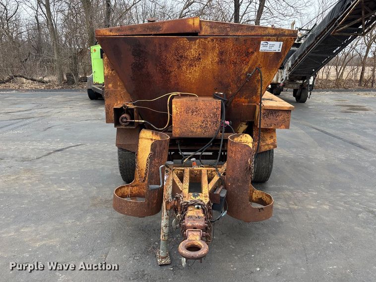 image for item DV0811 Asphalt reclaimer trailer