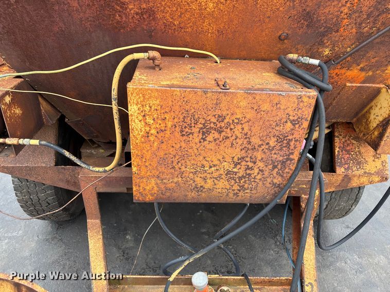 image for item DV0811 Asphalt reclaimer trailer