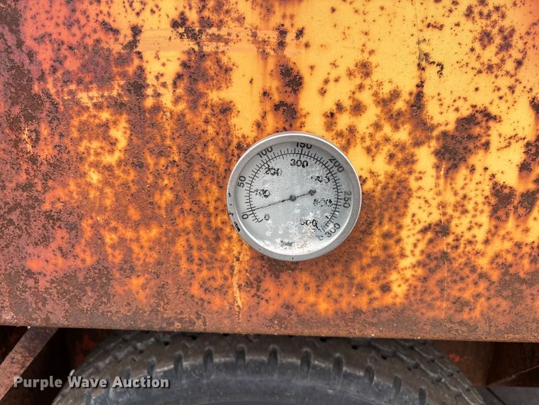 image for item DV0811 Asphalt reclaimer trailer