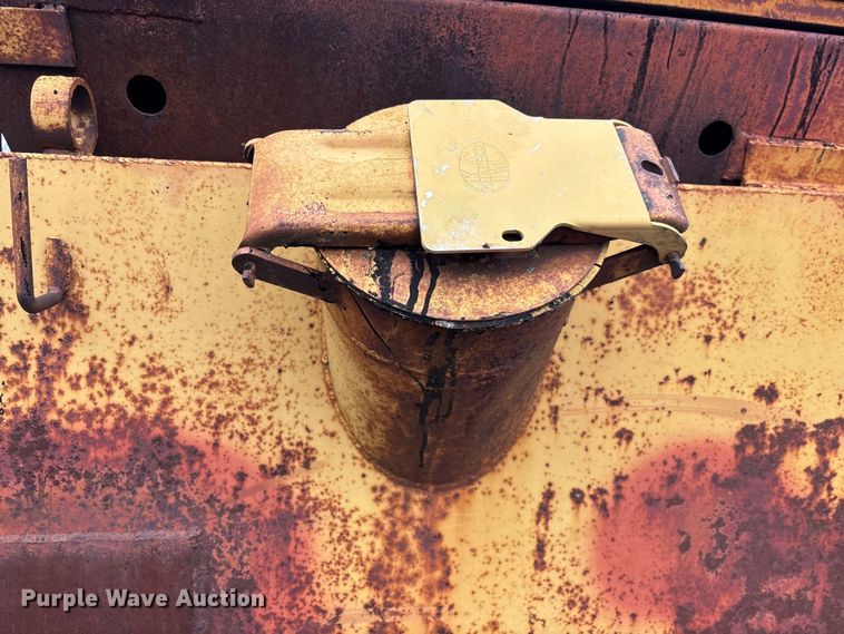 image for item DV0811 Asphalt reclaimer trailer