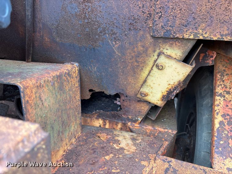 image for item DV0811 Asphalt reclaimer trailer