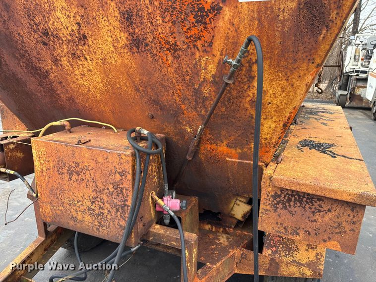 image for item DV0811 Asphalt reclaimer trailer