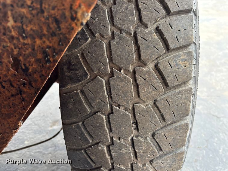 image for item DV0811 Asphalt reclaimer trailer