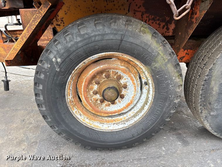 image for item DV0811 Asphalt reclaimer trailer