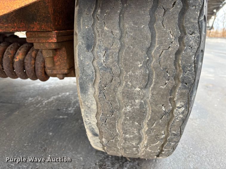 image for item DV0811 Asphalt reclaimer trailer