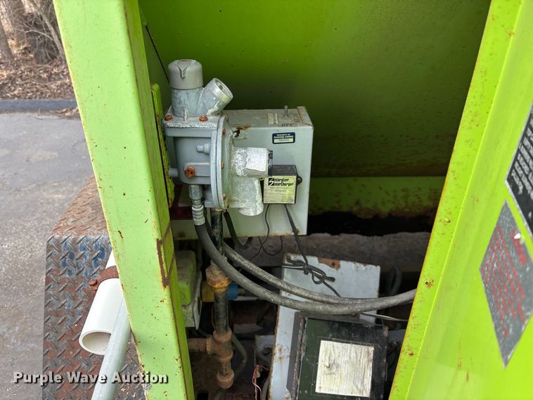 image for item DV0812 1998 Ray-Tech RC 8000 asphalt reclaimer trailer