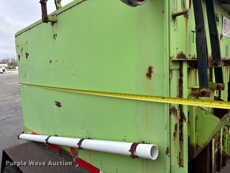 image for item DV0812 1998 Ray-Tech RC 8000 asphalt reclaimer trailer