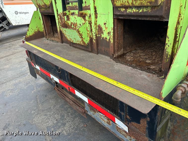 image for item DV0812 1998 Ray-Tech RC 8000 asphalt reclaimer trailer