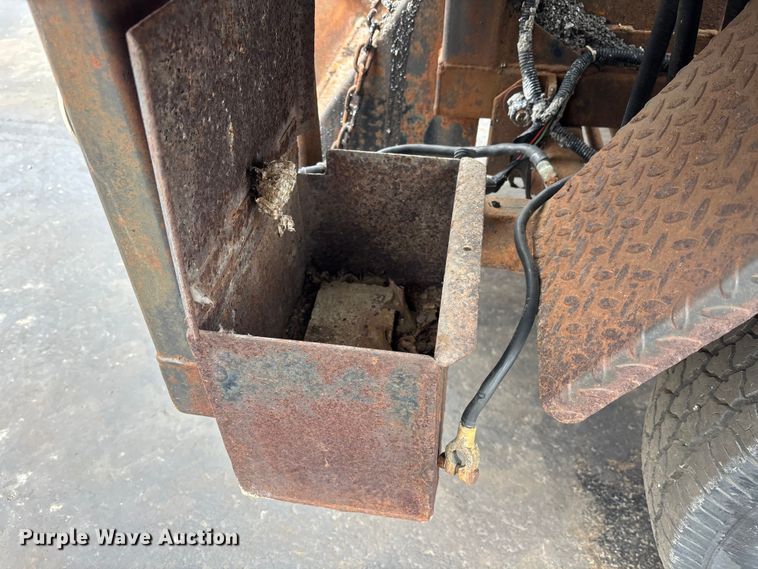 image for item DV0813 Patchman pothole patcher