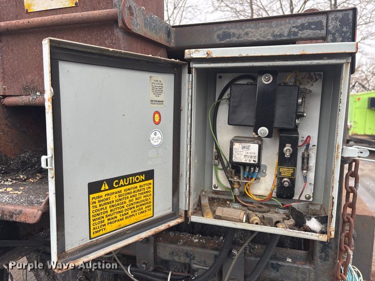 image for item DV0813 Patchman pothole patcher