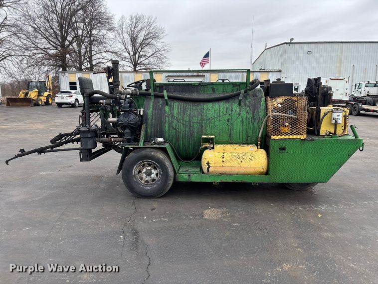 image for item DV0817 Maxima II seal coat machine