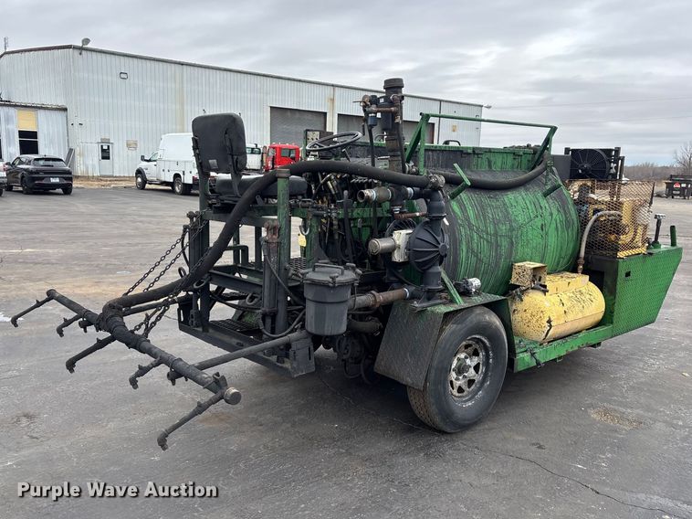 image for item DV0817 Maxima II seal coat machine