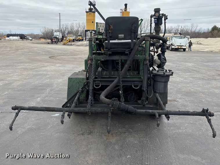 image for item DV0817 Maxima II seal coat machine