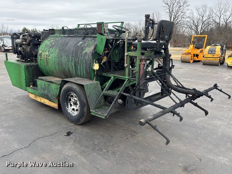 image for item DV0817 Maxima II seal coat machine