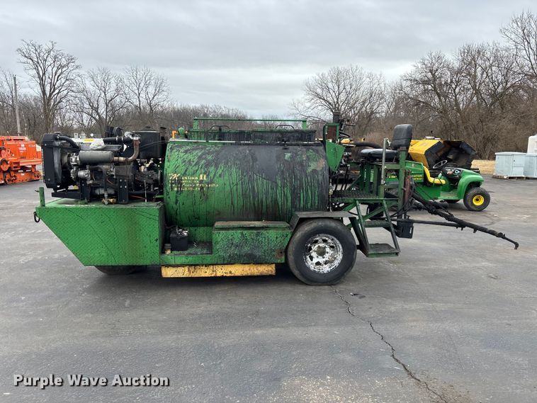 image for item DV0817 Maxima II seal coat machine