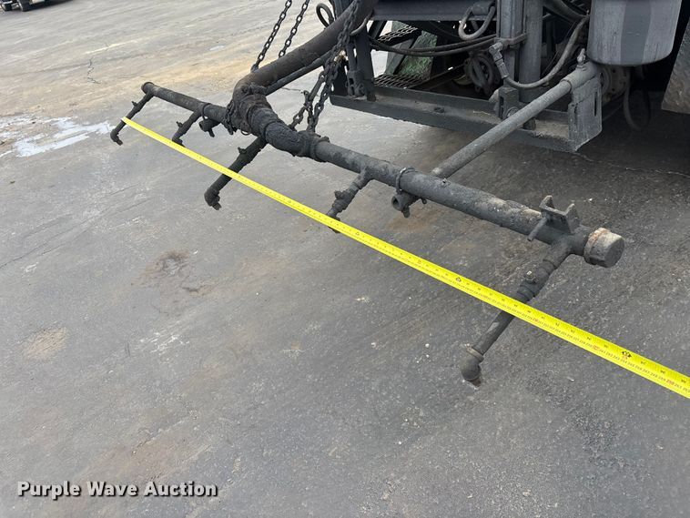 image for item DV0817 Maxima II seal coat machine