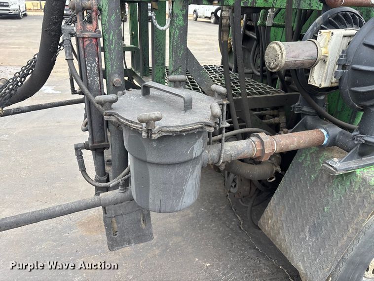 image for item DV0817 Maxima II seal coat machine