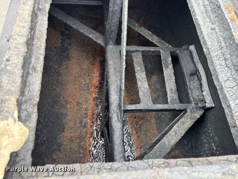 image for item DV0817 Maxima II seal coat machine