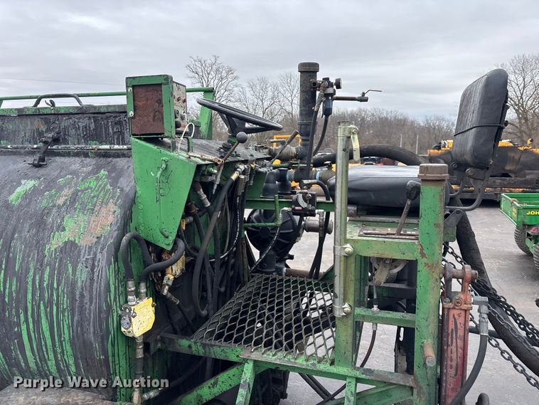 image for item DV0817 Maxima II seal coat machine