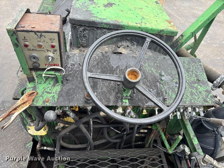 image for item DV0817 Maxima II seal coat machine