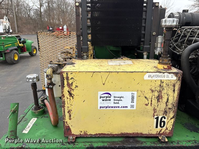 image for item DV0817 Maxima II seal coat machine