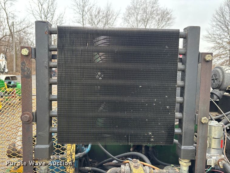 image for item DV0817 Maxima II seal coat machine