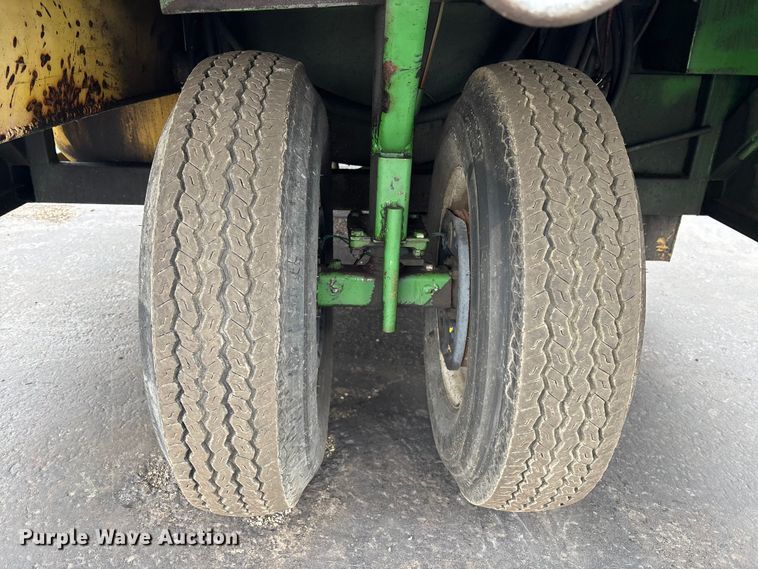 image for item DV0817 Maxima II seal coat machine