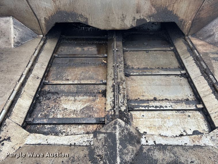 image for item DV0820 2006 Mauldin 1750-C paver