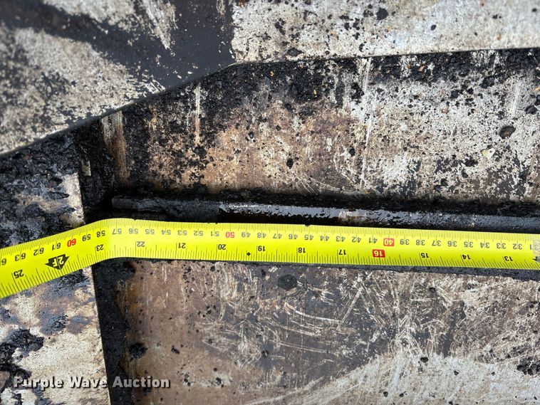 image for item DV0820 2006 Mauldin 1750-C paver