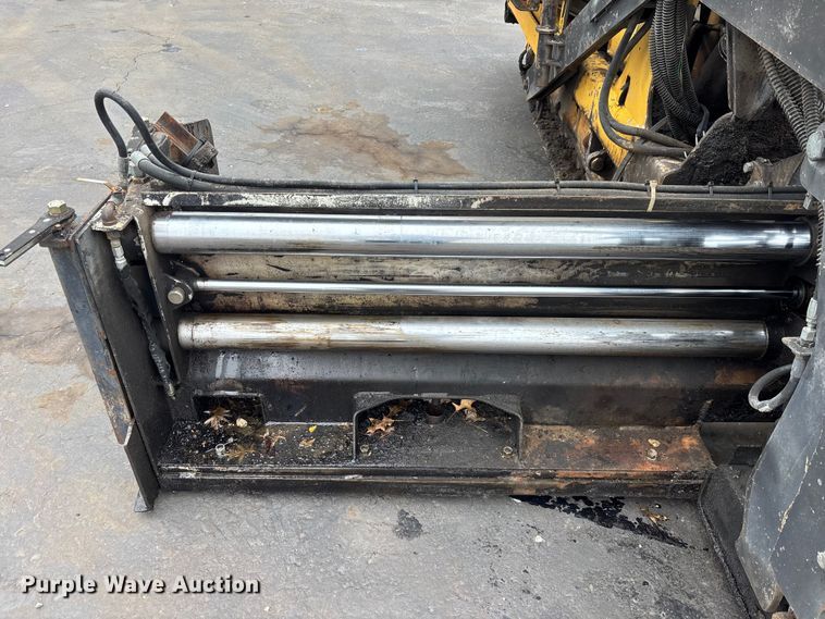 image for item DV0820 2006 Mauldin 1750-C paver