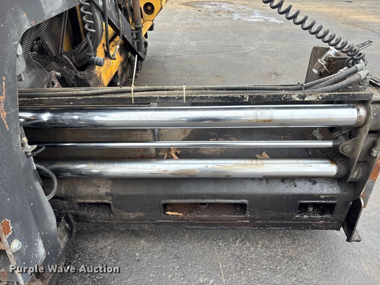 image for item DV0820 2006 Mauldin 1750-C paver