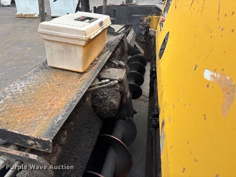 image for item DV0820 2006 Mauldin 1750-C paver