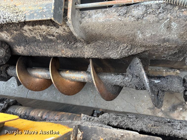 image for item DV0820 2006 Mauldin 1750-C paver