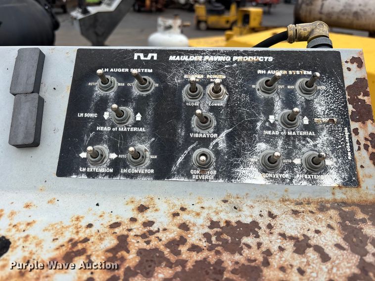 image for item DV0820 2006 Mauldin 1750-C paver