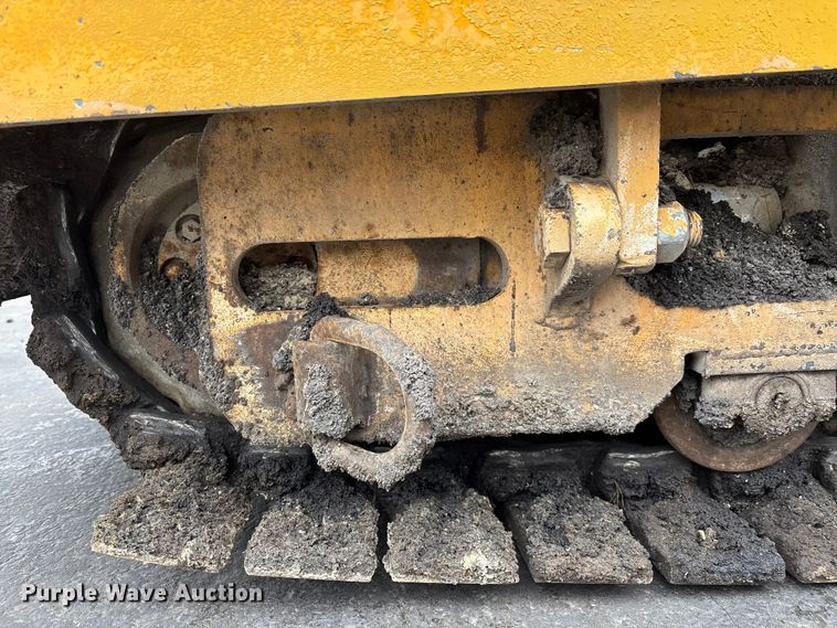 image for item DV0820 2006 Mauldin 1750-C paver