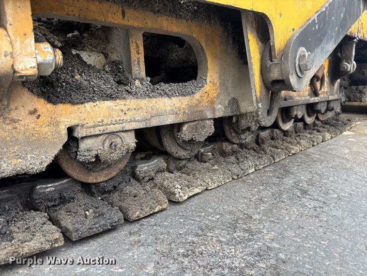 image for item DV0820 2006 Mauldin 1750-C paver