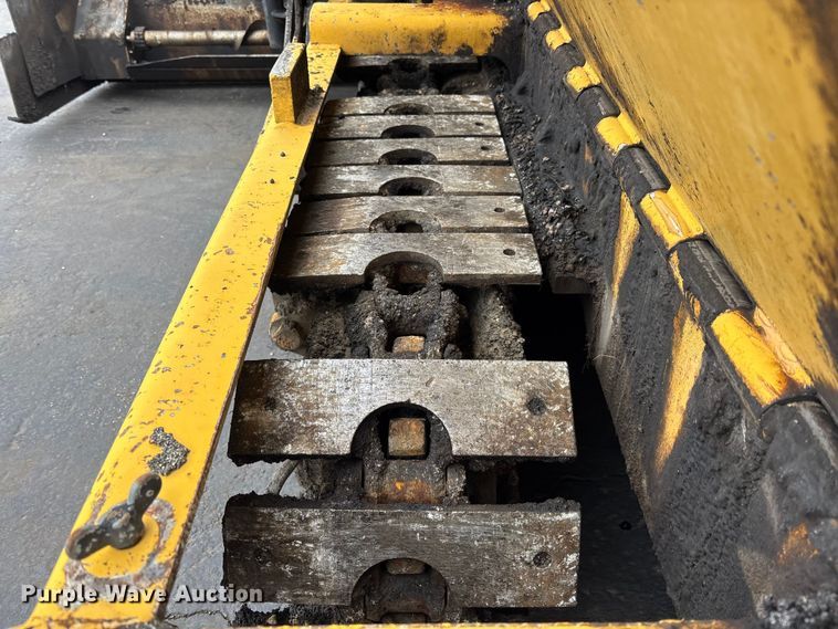 image for item DV0820 2006 Mauldin 1750-C paver